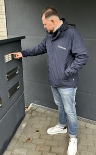 8c768c1c-d2c3-47e5-9208-b8c5e5777c4a-1